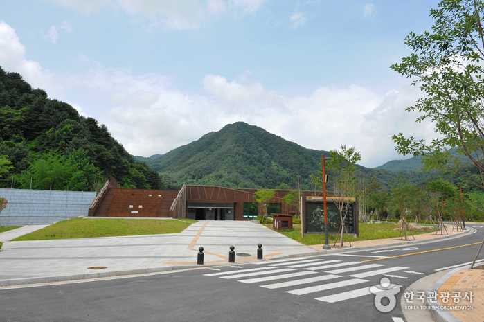 恋人山道立公园(연인산도립공원) 恋人山道立公园(연인산도립공원)