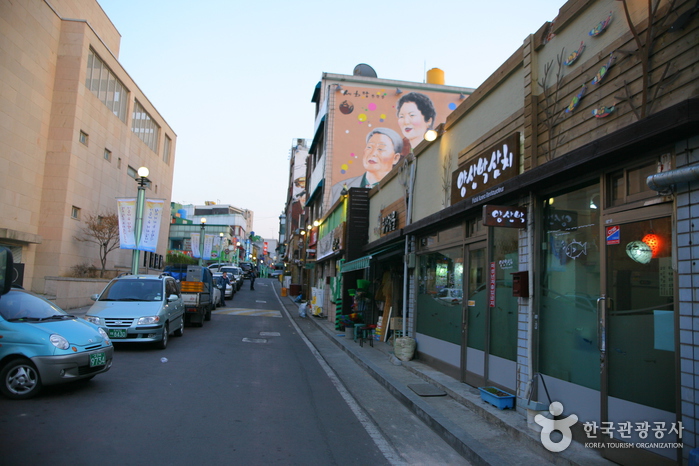 东仁川鲅鱼街(동인천 삼치거리) 东仁川鲅鱼街(동인천 삼치거리)