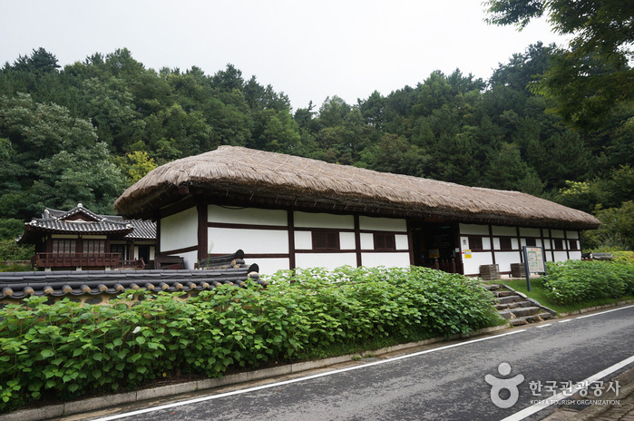 韩山苎麻馆 <br />(한산모시관) 韩山苎麻馆 <br />(한산모시관)