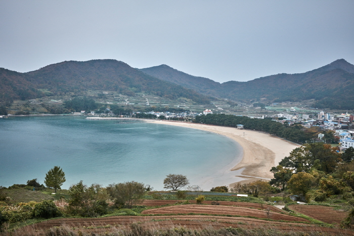 尚州银沙滩海边(상주은모래비치) 尚州银沙滩海边(상주은모래비치)