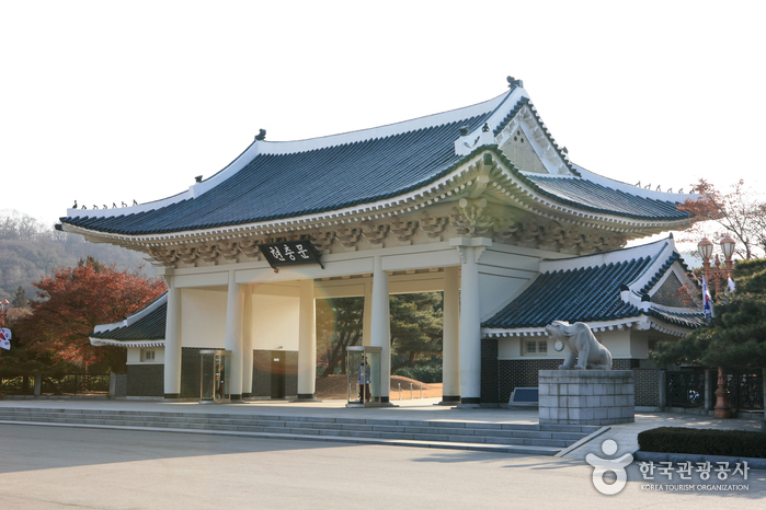 国立首尔显忠院(국립서울현충원) 国立首尔显忠院(국립서울현충원)