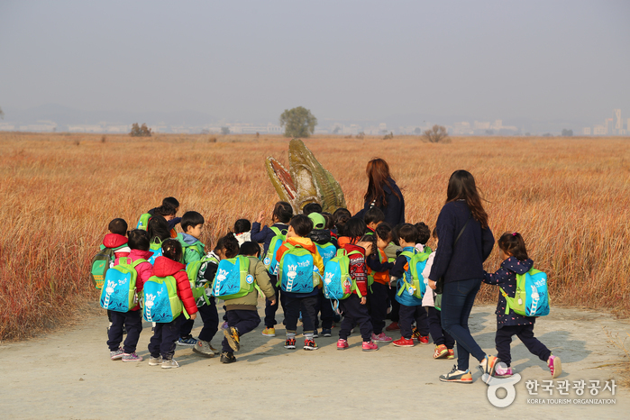 华城恐龙蛋化石遗址(화성 공룡알 화석지) 华城恐龙蛋化石遗址(화성 공룡알 화석지)