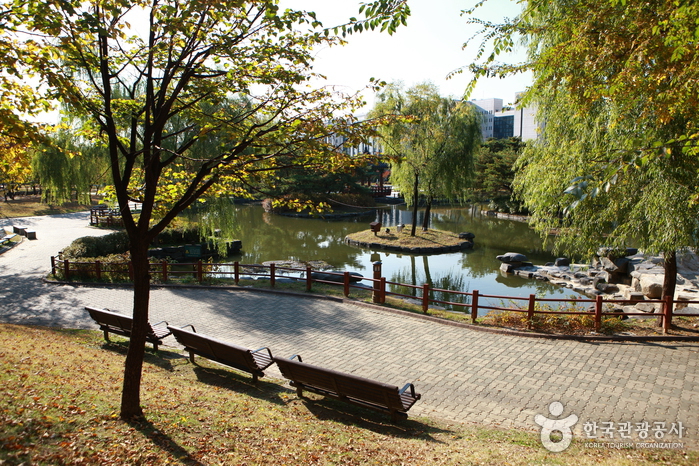 Yeouido Park (여의도공원)
