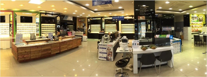 Davich Optical - Myeongdong Branch (다비치안경 - 명동점)