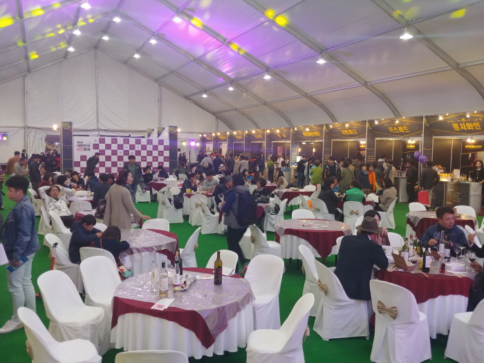 Korea Wine Festival (대한민국와인축제 (영동와인연말기획전)