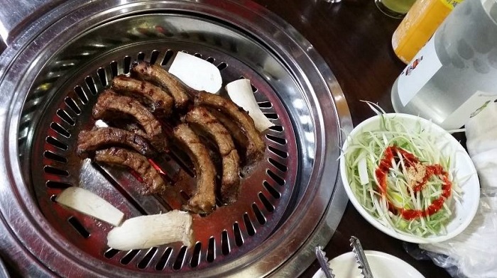 Singane Wangko Deunggalbi - Yongdu-dong Branch (신가네왕코등갈비 용두동)