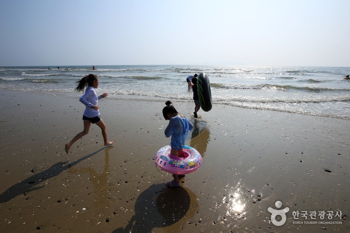 Mageompo Beach (마검포해수욕장)