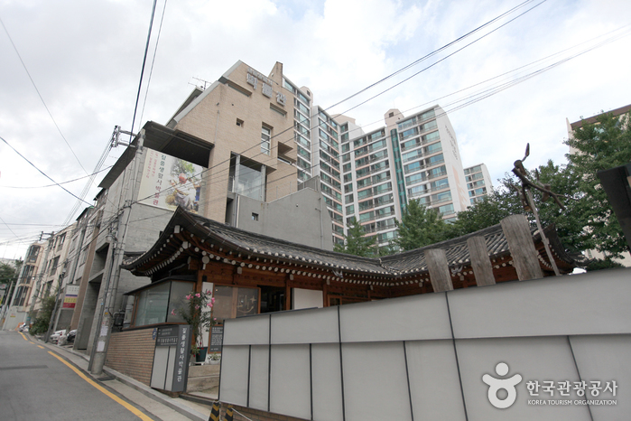 Korean Museum of Straw and Life (짚풀생활사박물관)