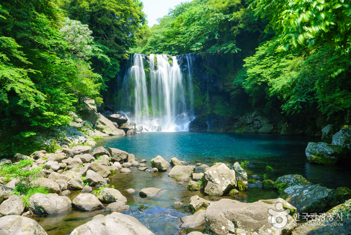 Cascade de Cheonjeyeon (천제연폭포)