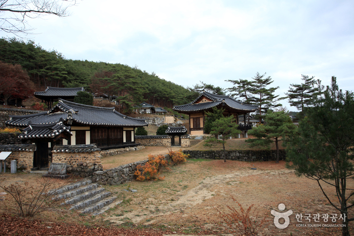 Dorf Andong Gunja (Historische Stätte Ocheon) (안동 군자마을(오천유적지)) Dorf Andong Gunja (Historische Stätte Ocheon) (안동 군자마을(오천유적지))