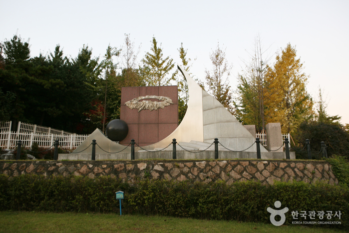 Boramae-Park (보라매공원) Boramae-Park (보라매공원)