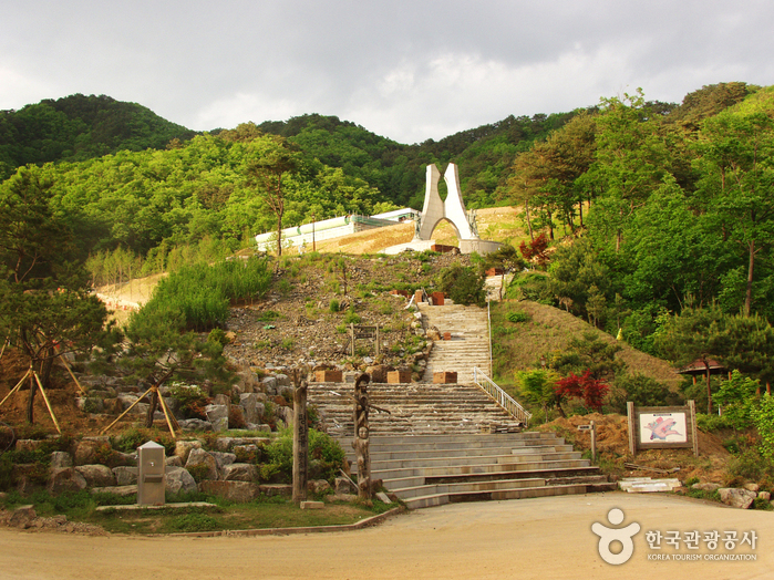 Bimok-Park Hwacheon (화천 비목공원) Bimok-Park Hwacheon (화천 비목공원)