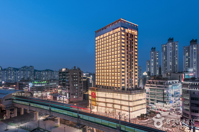Ramada Incheon [Korea Quality] / 라마다인천호텔 [한국관광 품질인증/Korea Quality]