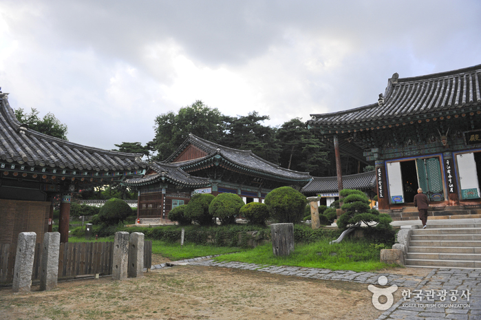Templo Yongjusa en Hwaseong (용주사(화성))