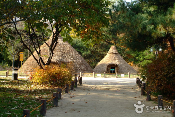 Sitio Prehistórico de Amsa-dong (서울 암사동 유적)