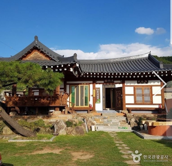 Yeosu Hanok Experience Center [Korea Quality] / 여수한옥체험관 [한국관광 품질인증/Korea Quality]