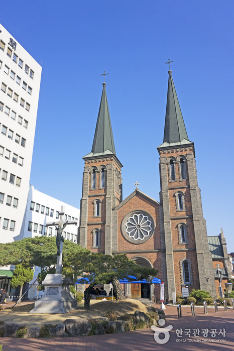 Iglesia Católica de Gyesan-dong en Daegu (대구 계산동성당)