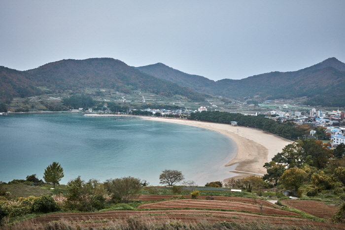Playa Sangju Eunmorae (상주은모래비치)