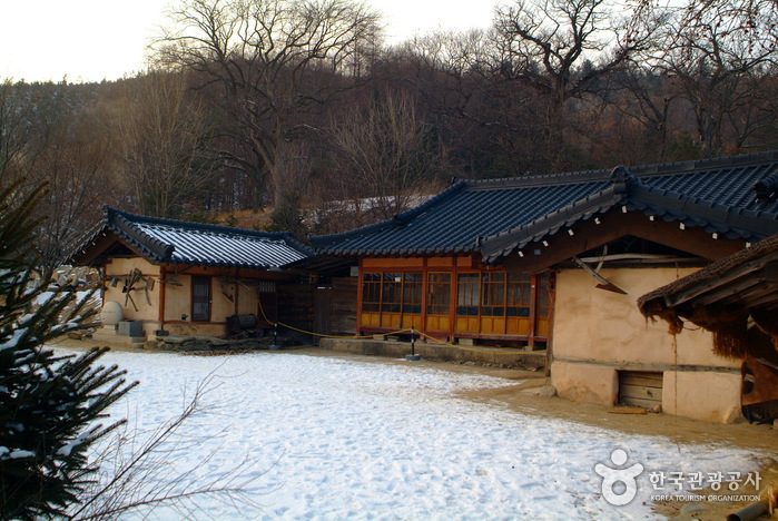 Aldea Cultural Hyoseok (이효석문화마을)