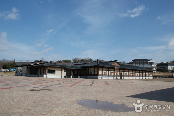 Museo del Solar del Templo Jeongnimsa (정림사지박물관)