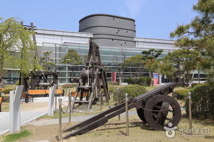 Museo de la Fortaleza de Hwaseong de Suwon (수원화성박물관)