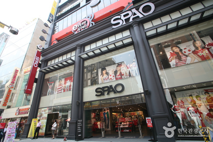 Spao (tienda en Myeongdong) (스파오 - 명동점)