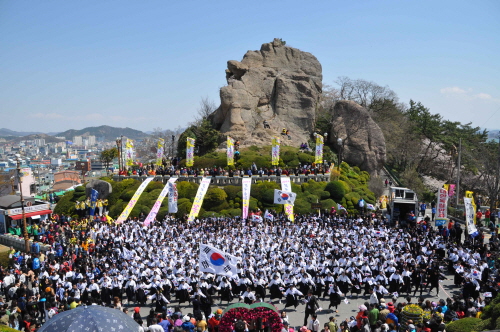 Festival de las Flores Primaverales del Monte Yudalsan (유달산 봄 축제)
