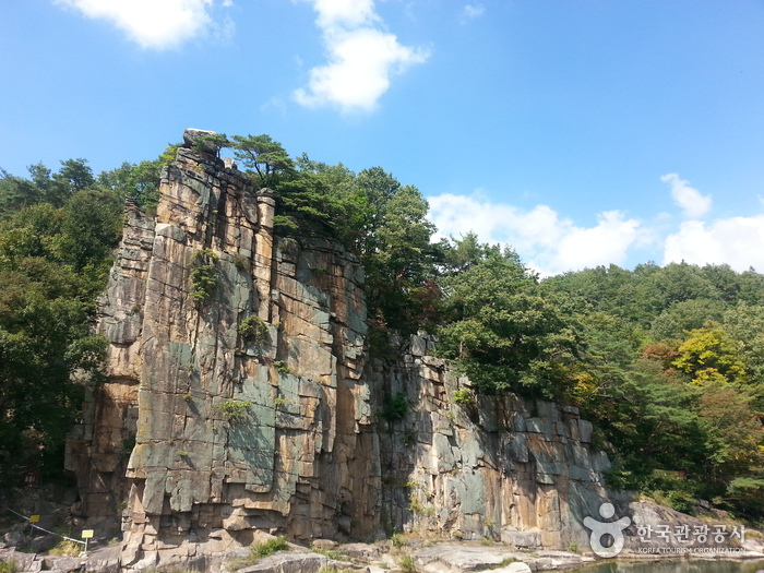 Roca Sainam en Danyang (단양 사인암)