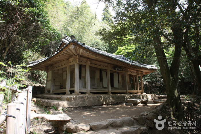 Sitio Histórico Dasan Chodang (Antigua Residencia de Jeong Yak-yong) (다산초당(다산 정약용 유적지))