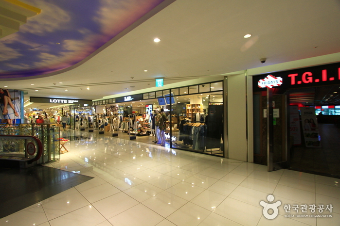 Shopping Mall Lotte World (롯데월드 쇼핑몰)